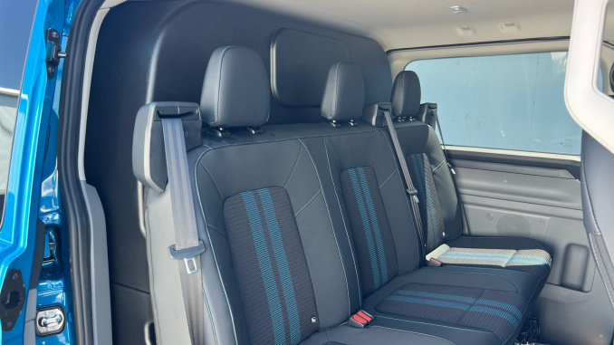 Ford Transit Custom 320 L1 Petrol Fwd 2.5 PHEV 232ps H1 Double Cab Van Sport Auto [NI] - Image 37